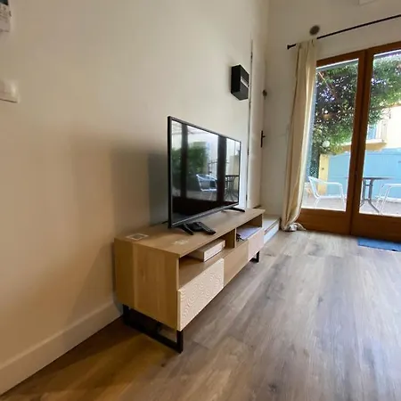 Cote Cour Apartment *